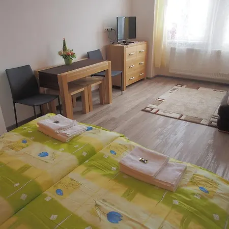 Helenka Stara Morava דירה *